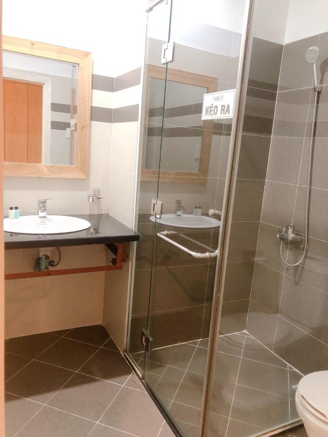 Royal Hotel Хошимин Экстерьер фото