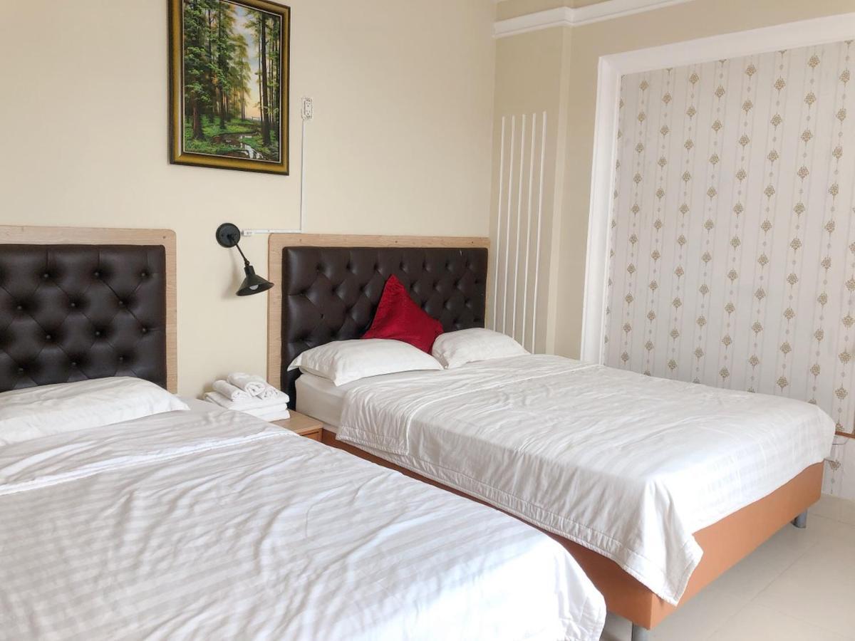 Royal Hotel Хошимин Экстерьер фото