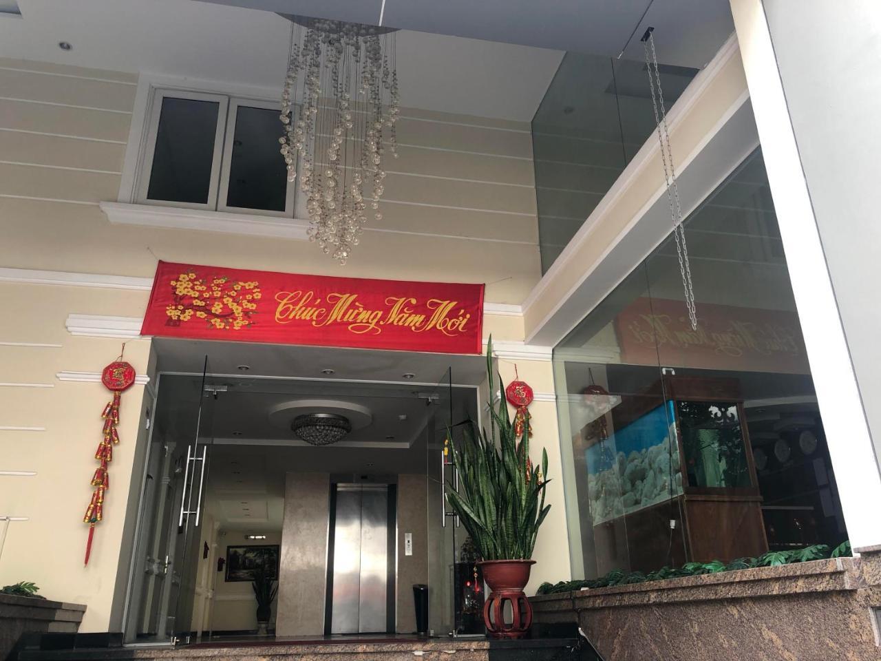 Royal Hotel Хошимин Экстерьер фото